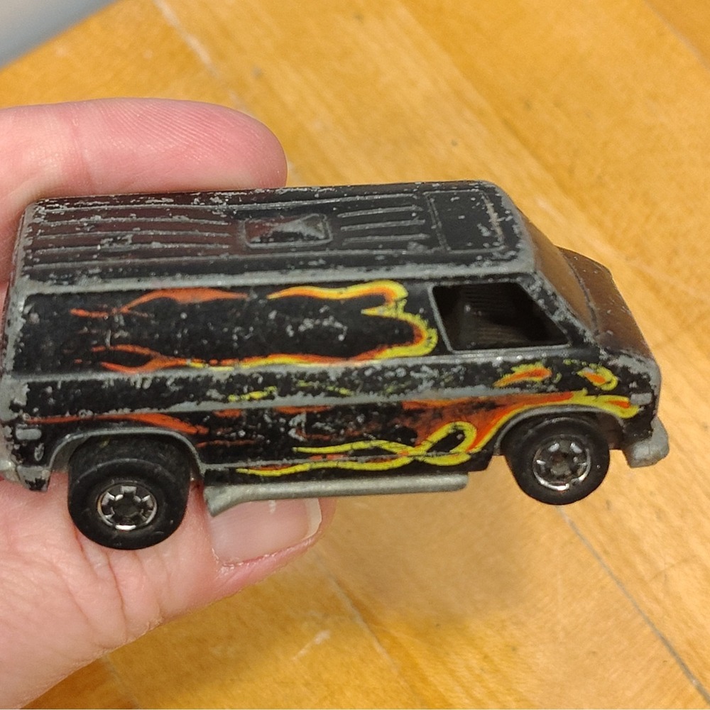 Hot Wheels 1974 Chevrolet Super Van Black W/ Flames Hong Kong - Picture 2 of 10